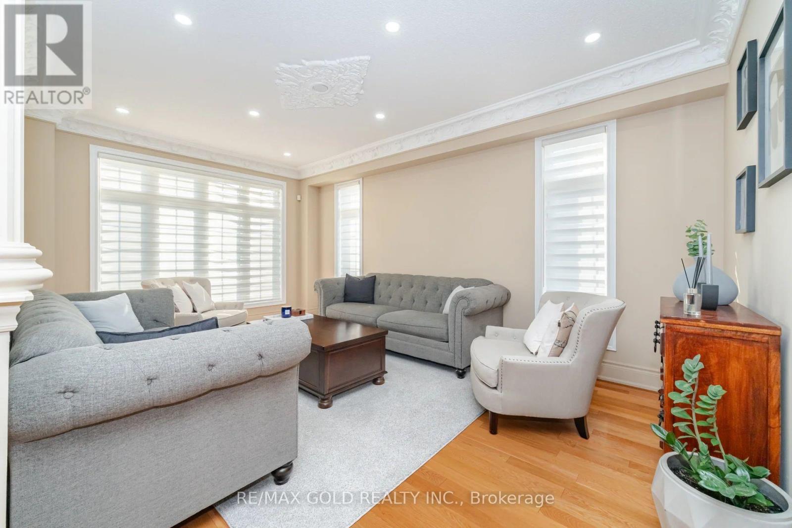 41 Leparc Road, Brampton, Ontario  L6P 2W8 - Photo 6 - W12348536