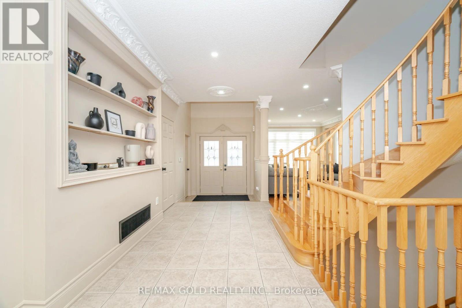 41 Leparc Road, Brampton, Ontario  L6P 2W8 - Photo 8 - W12348536