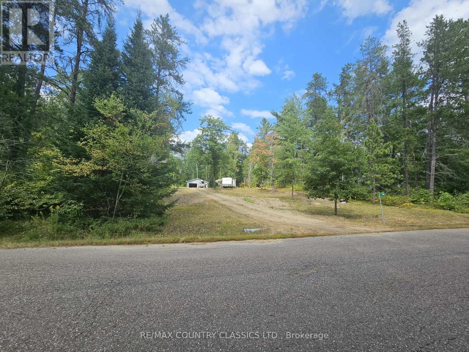 74 MURRAY PARK STREET, Madawaska Valley, Ontario