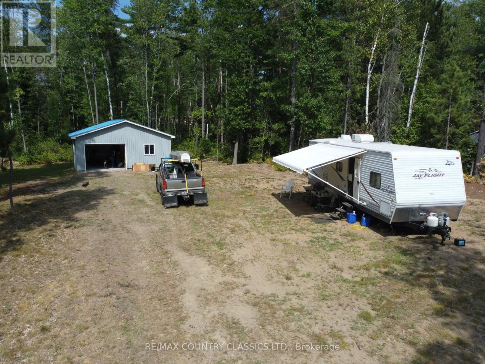 74 Murray Park Street, Madawaska Valley, Ontario  K0J 1B0 - Photo 10 - X12348595