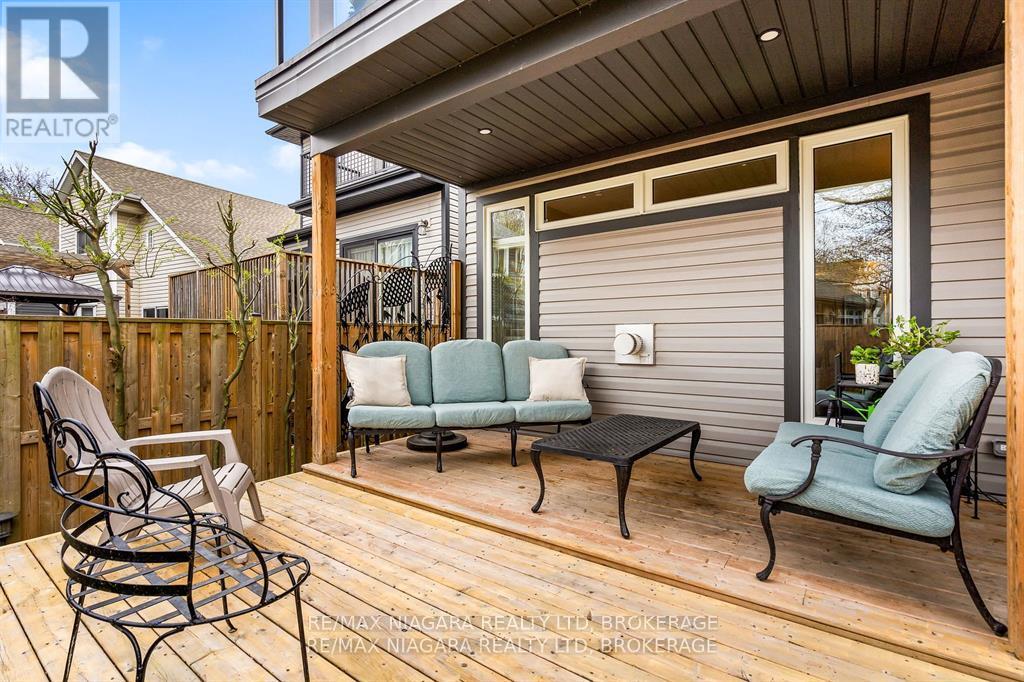 77b Broadway, St. Catharines (Port Weller), Ontario  L2M 7Y3 - Photo 28 - X12348601