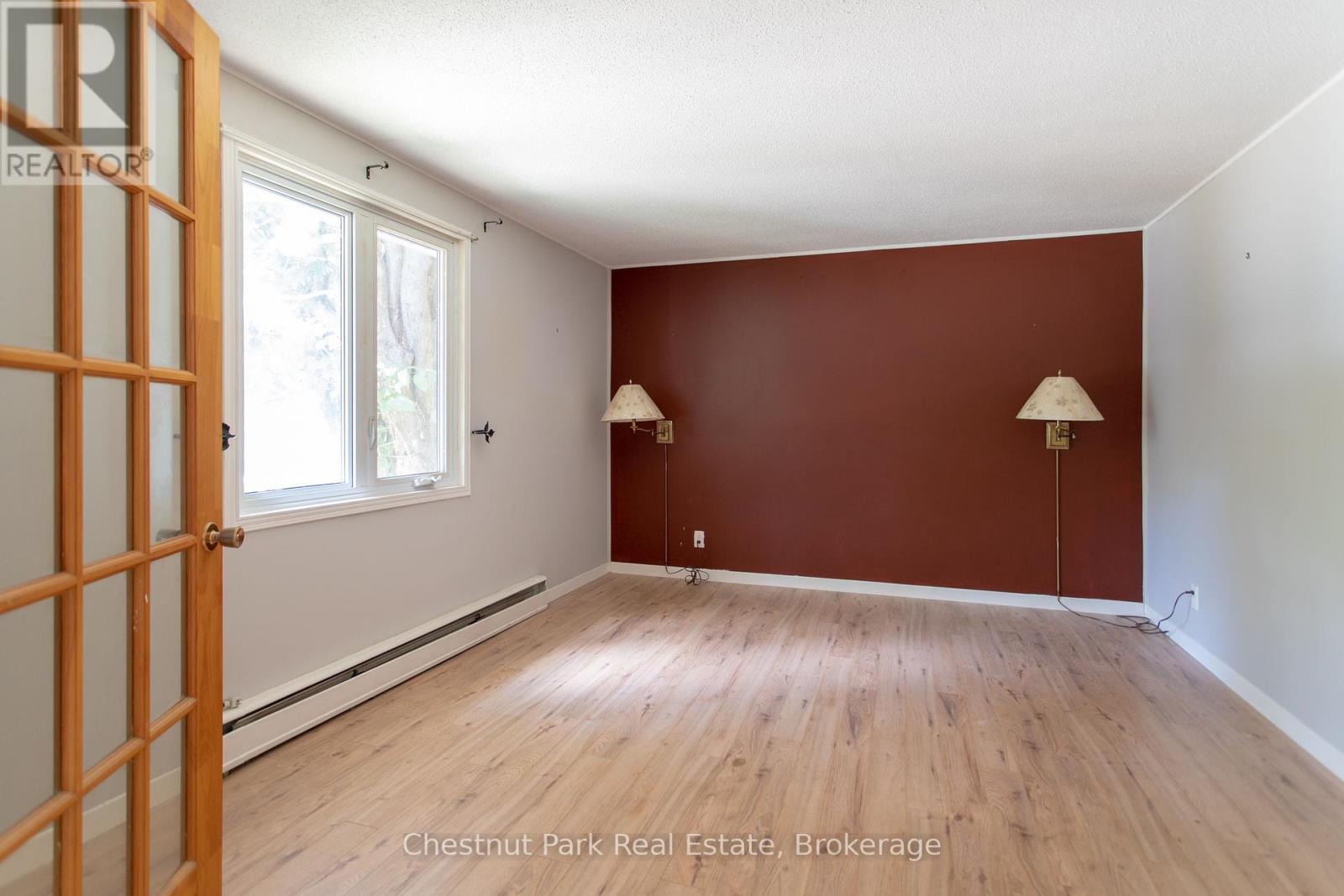 222 Mountain Street, Dysart Et Al, Ontario  K0M 1S0 - Photo 10 - X12348600