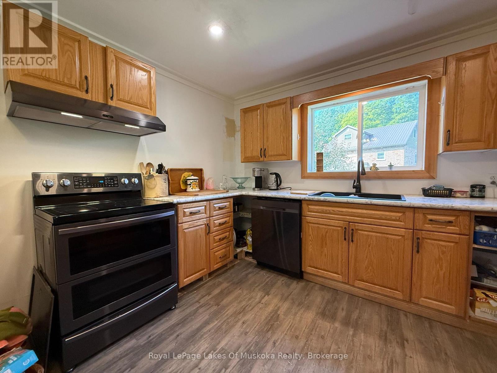 48 Kitchen Road S, Huntsville, Ontario  P1H 2K8 - Photo 7 - X12348606