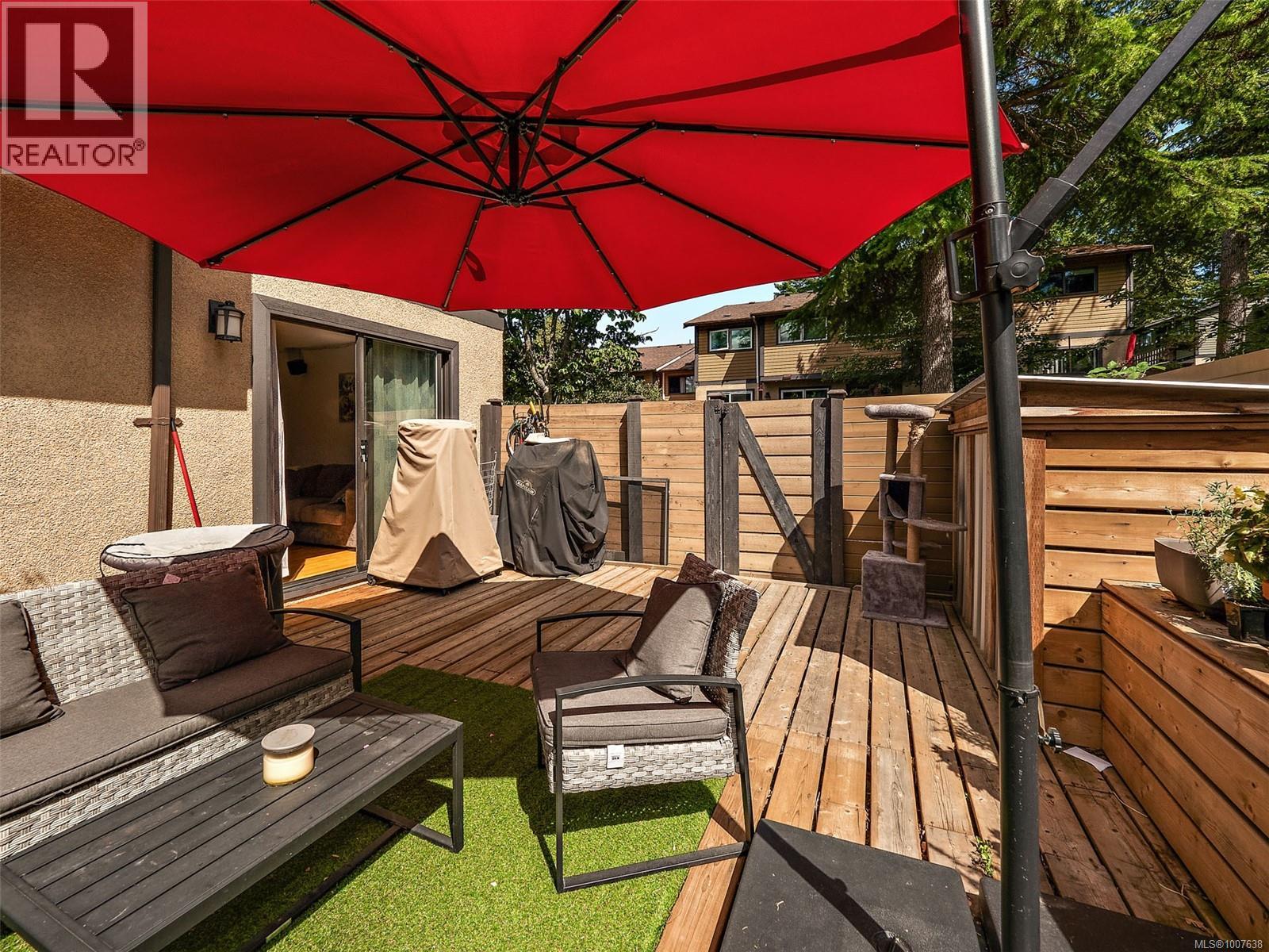 Property at 573 Crossandra Cres image 1