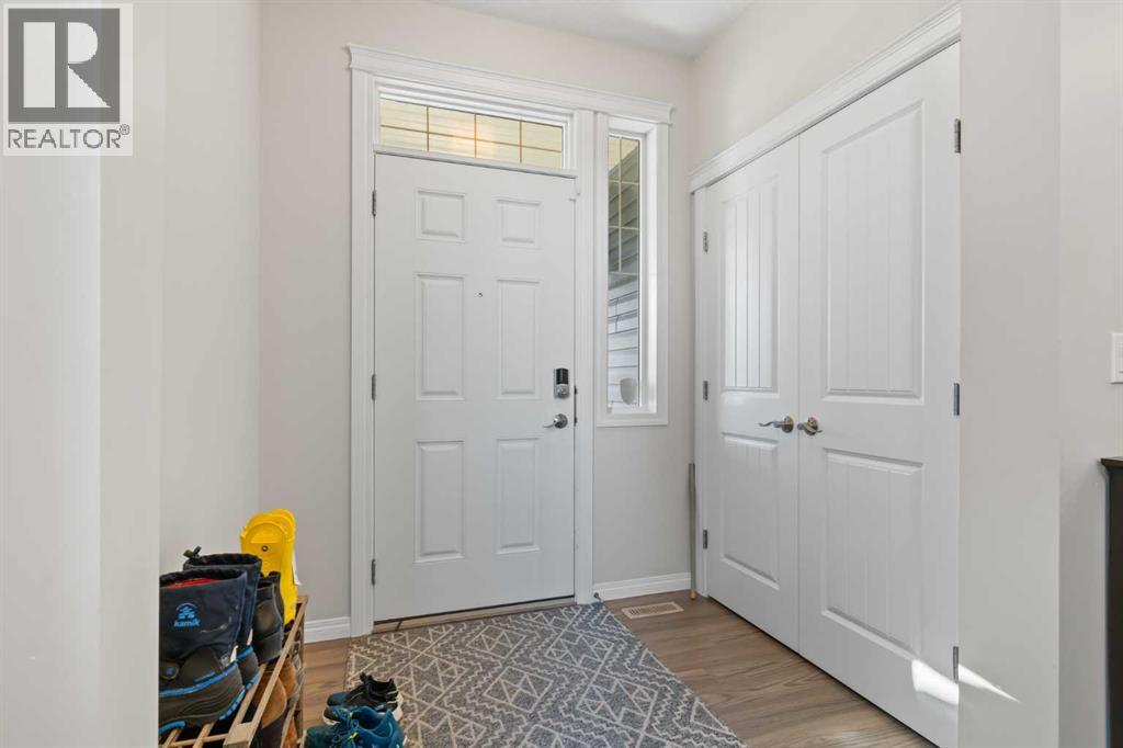 Property at 57 Cougar Ridge Close SW image 2