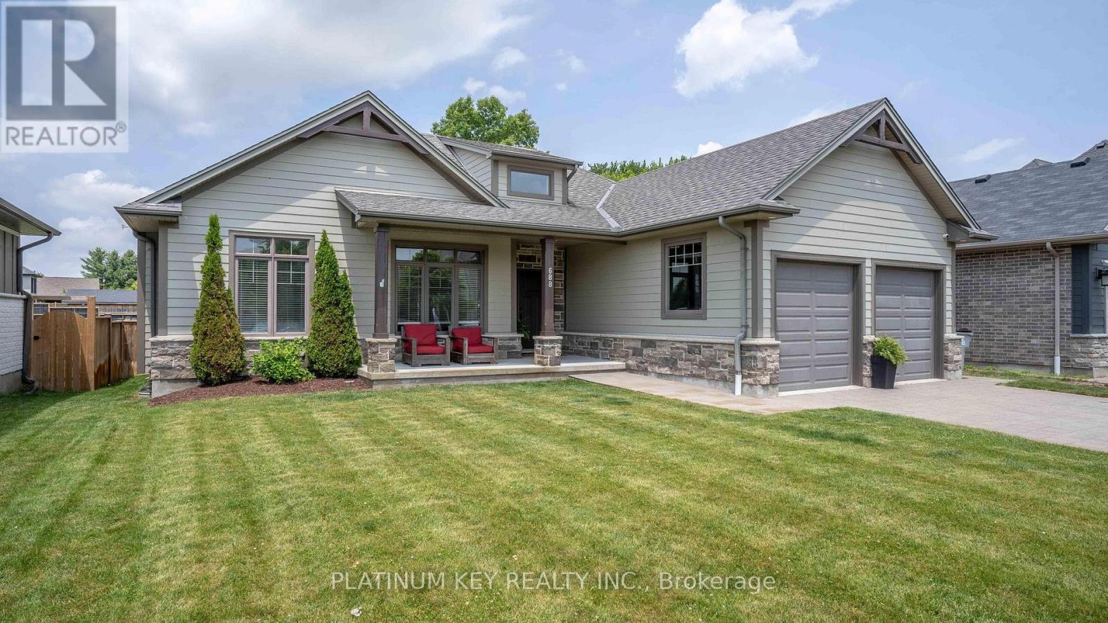 688 WOODS EDGE ROAD, Strathroy-Caradoc, Ontario