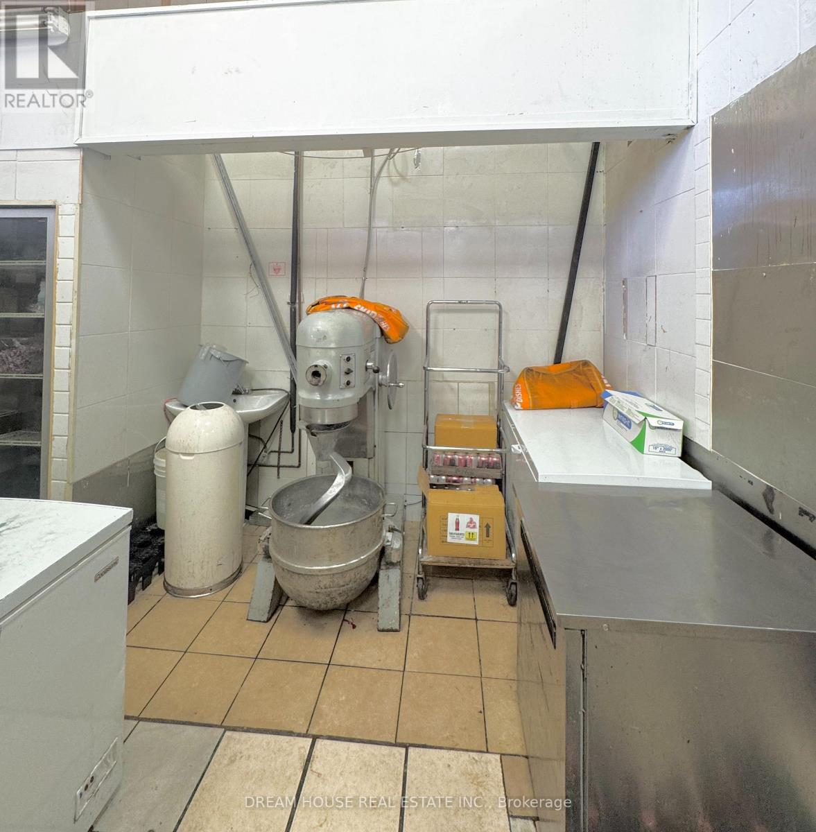 7 - 2267 Islington Avenue, Toronto (Elms-Old Rexdale), Ontario  M9W 3W7 - Photo 6 - W12348584