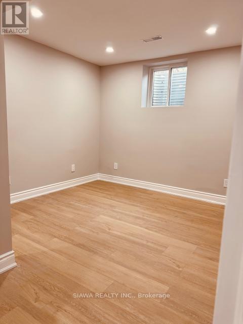 6320 Lorca Crescent, Mississauga, Ontario  L5N 2J4 - Photo 3 - W12348602