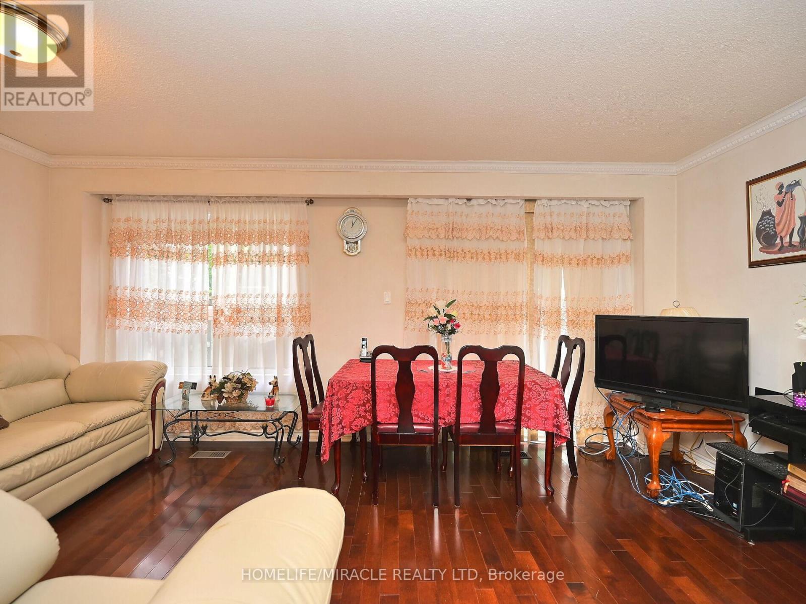 119 - 120 Collins Crescent W, Brampton (Brampton North), Ontario  L6V 3N1 - Photo 18 - W12348609