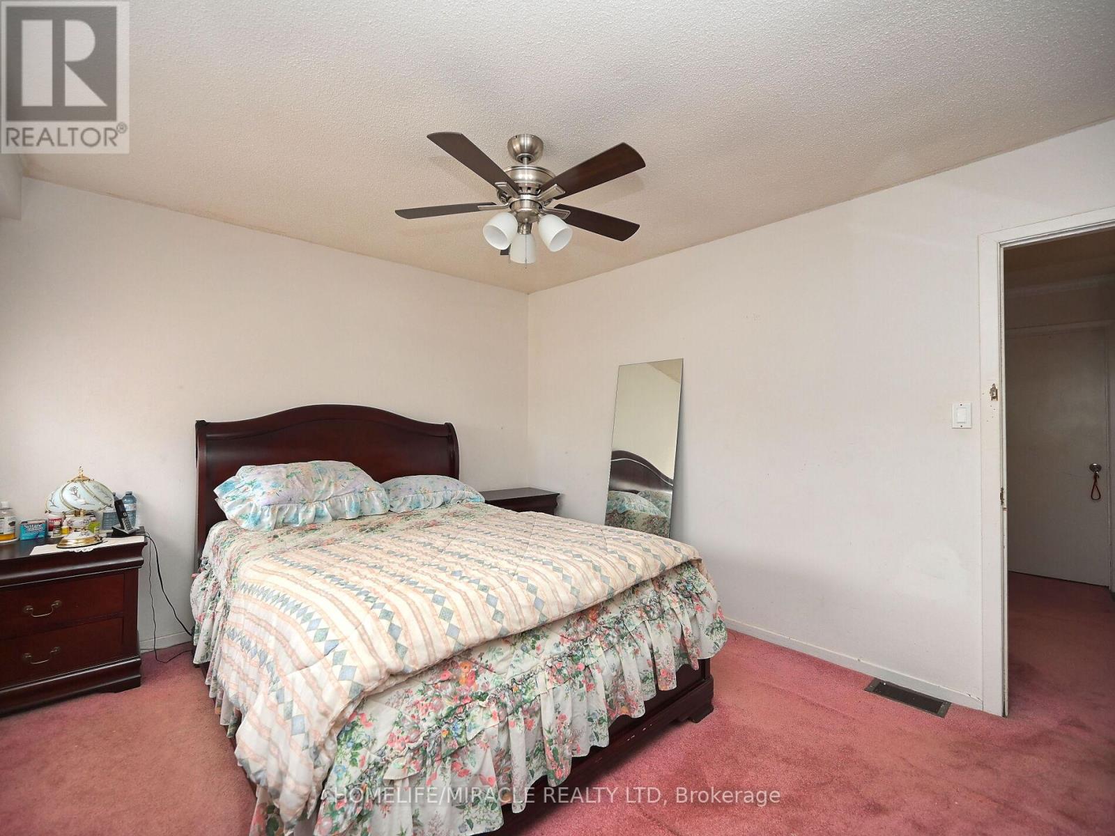 119 - 120 Collins Crescent W, Brampton (Brampton North), Ontario  L6V 3N1 - Photo 27 - W12348609