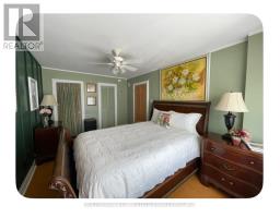 14 OAKFIELD DRIVE, Toronto, Ontario