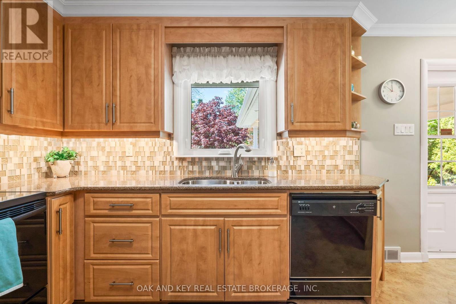 487 Melcrest Road, London South, Ontario  N6J 3T2 - Photo 19 - X12332137