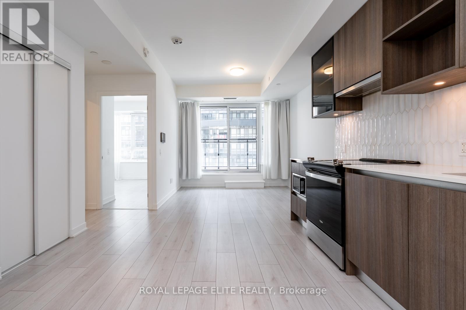 418 - 405 Dundas Street, Oakville (Oa Rural Oakville), Ontario  L6M 4M2 - Photo 12 - W12348521