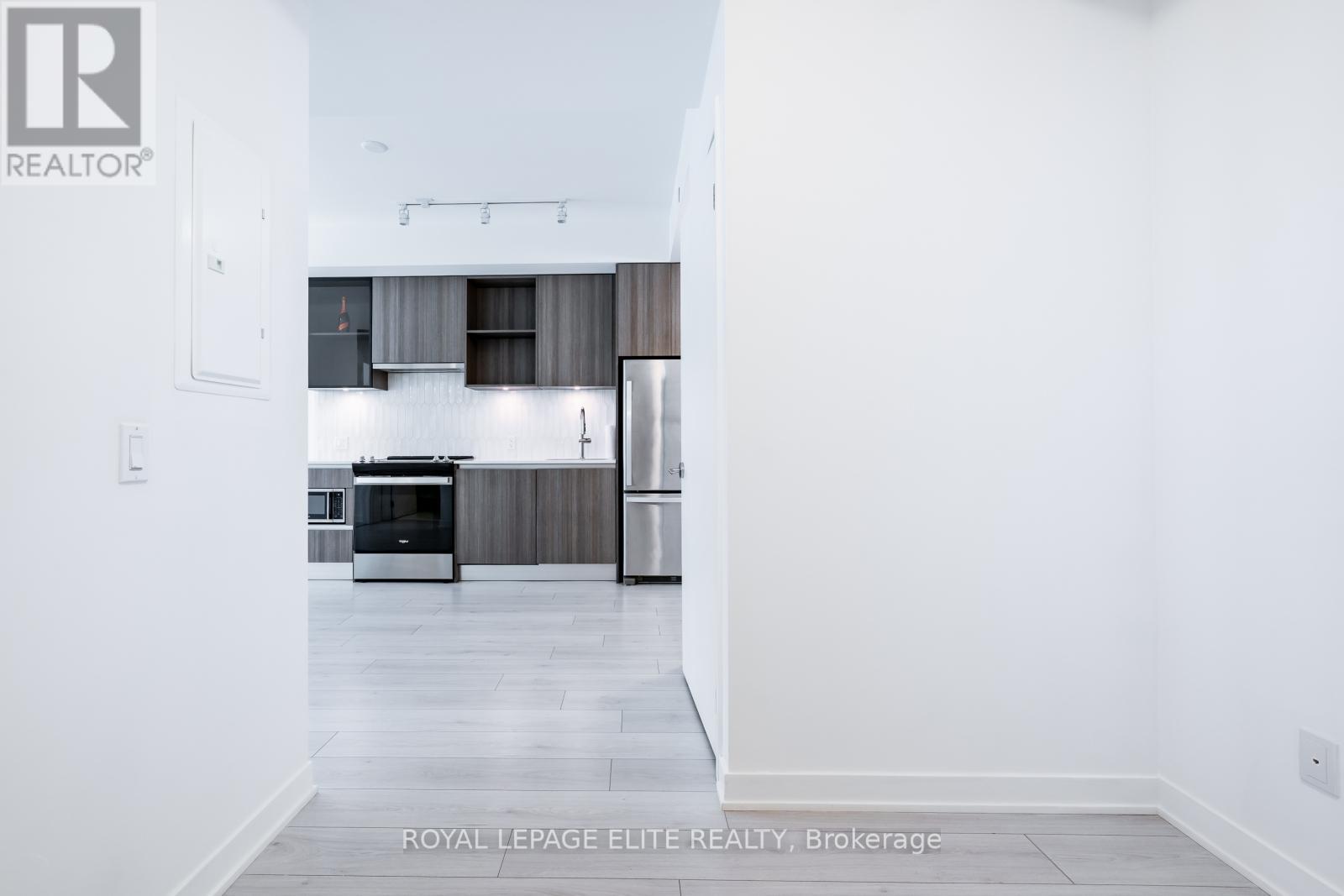 418 - 405 Dundas Street, Oakville (Oa Rural Oakville), Ontario  L6M 4M2 - Photo 16 - W12348521