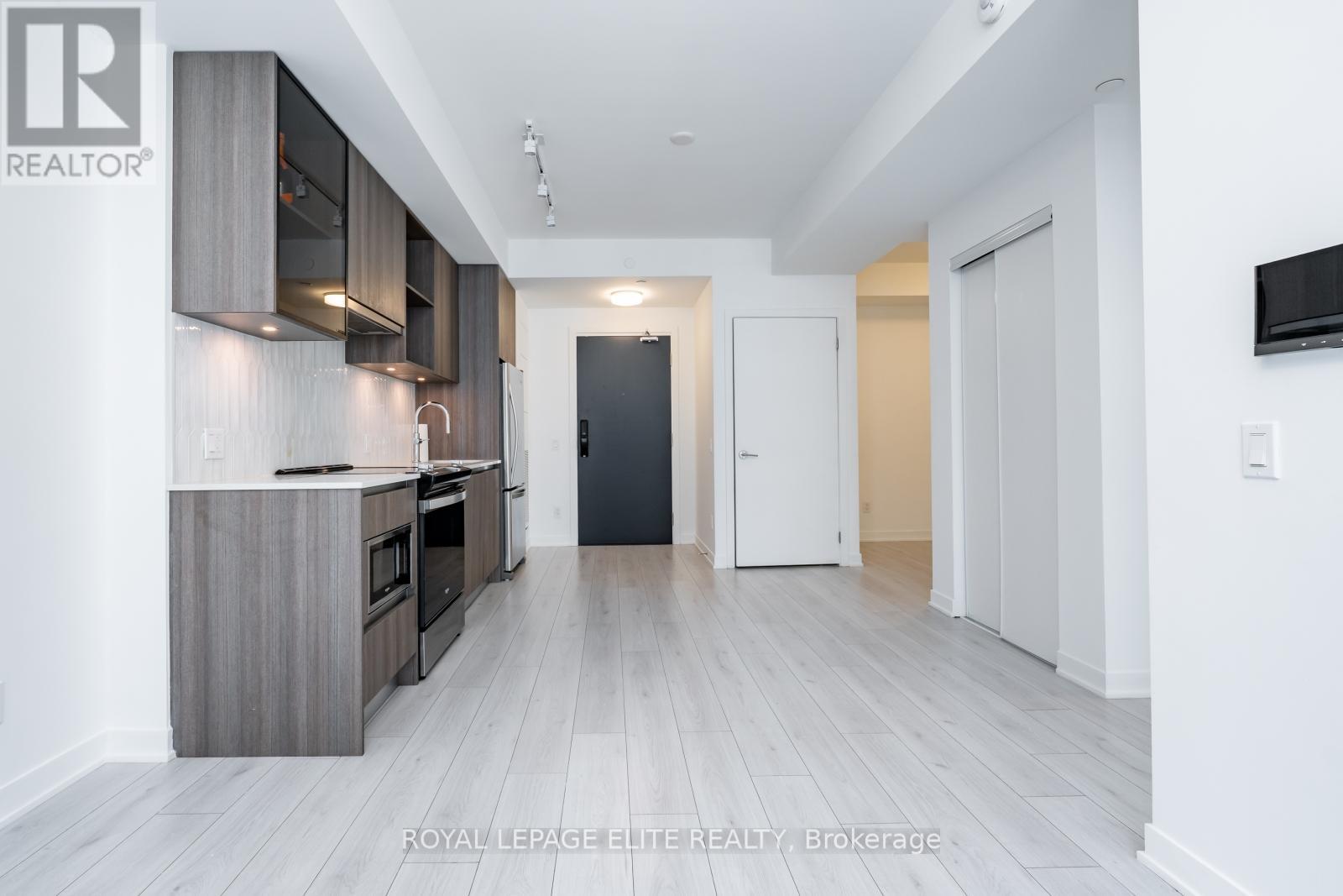 418 - 405 Dundas Street, Oakville (Oa Rural Oakville), Ontario  L6M 4M2 - Photo 19 - W12348521