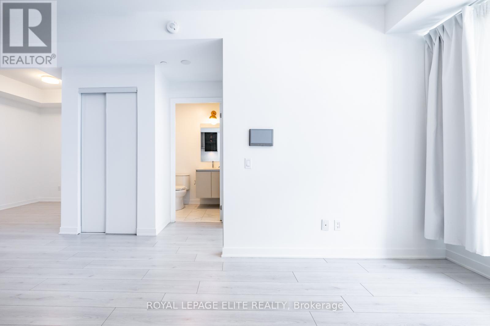 418 - 405 Dundas Street, Oakville (Oa Rural Oakville), Ontario  L6M 4M2 - Photo 18 - W12348521