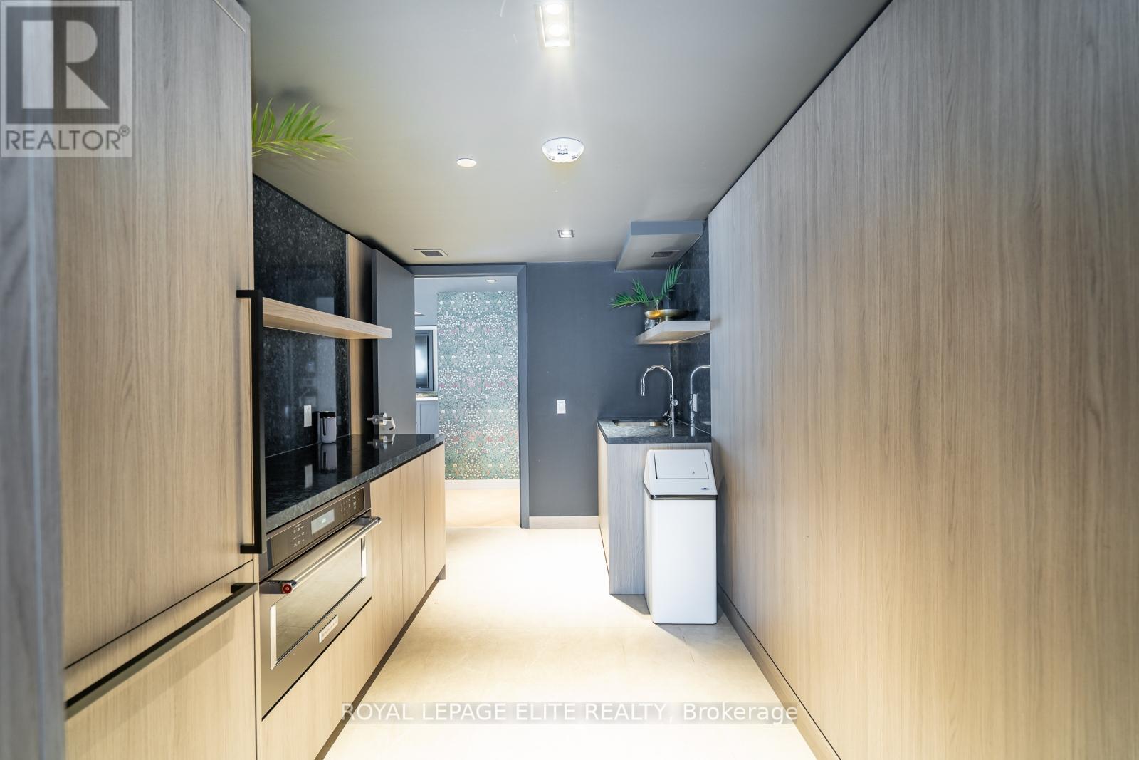 418 - 405 Dundas Street, Oakville (Oa Rural Oakville), Ontario  L6M 4M2 - Photo 34 - W12348521