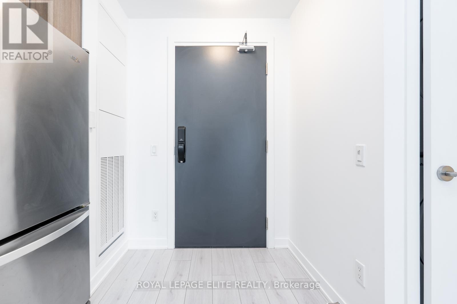 418 - 405 Dundas Street, Oakville, Ontario  L6M 4M2 - Photo 8 - W12348521