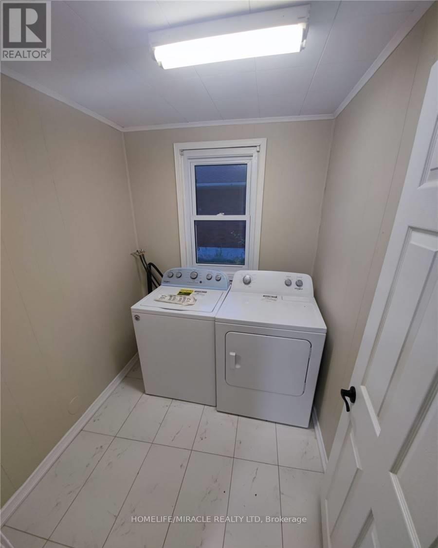 5967 Dixon Street, Niagara Falls, Ontario  L2G 2L2 - Photo 3 - X12348571