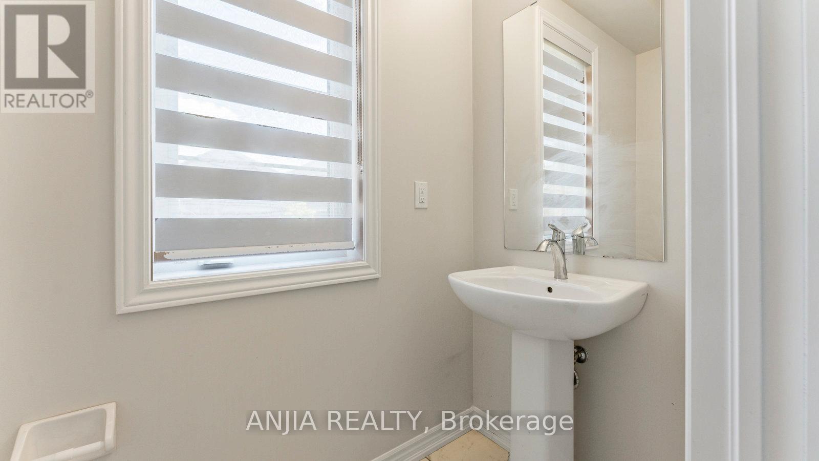 1 Gunn Avenue, Brant, Ontario  N3T 5L5 - Photo 12 - X12348597