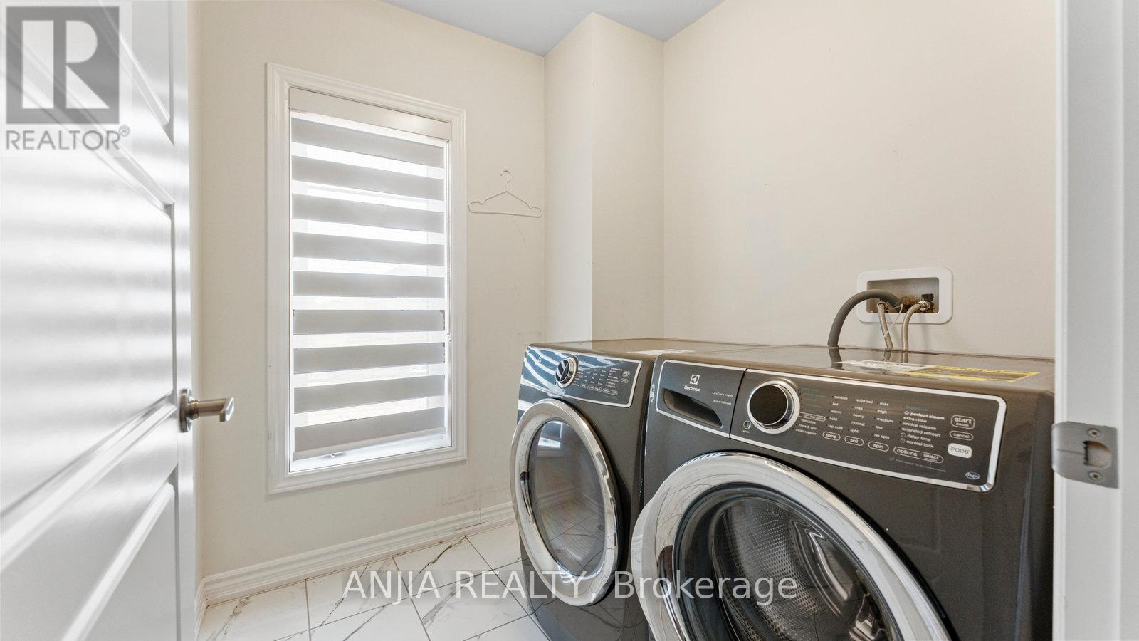 1 Gunn Avenue, Brant, Ontario  N3T 5L5 - Photo 13 - X12348597
