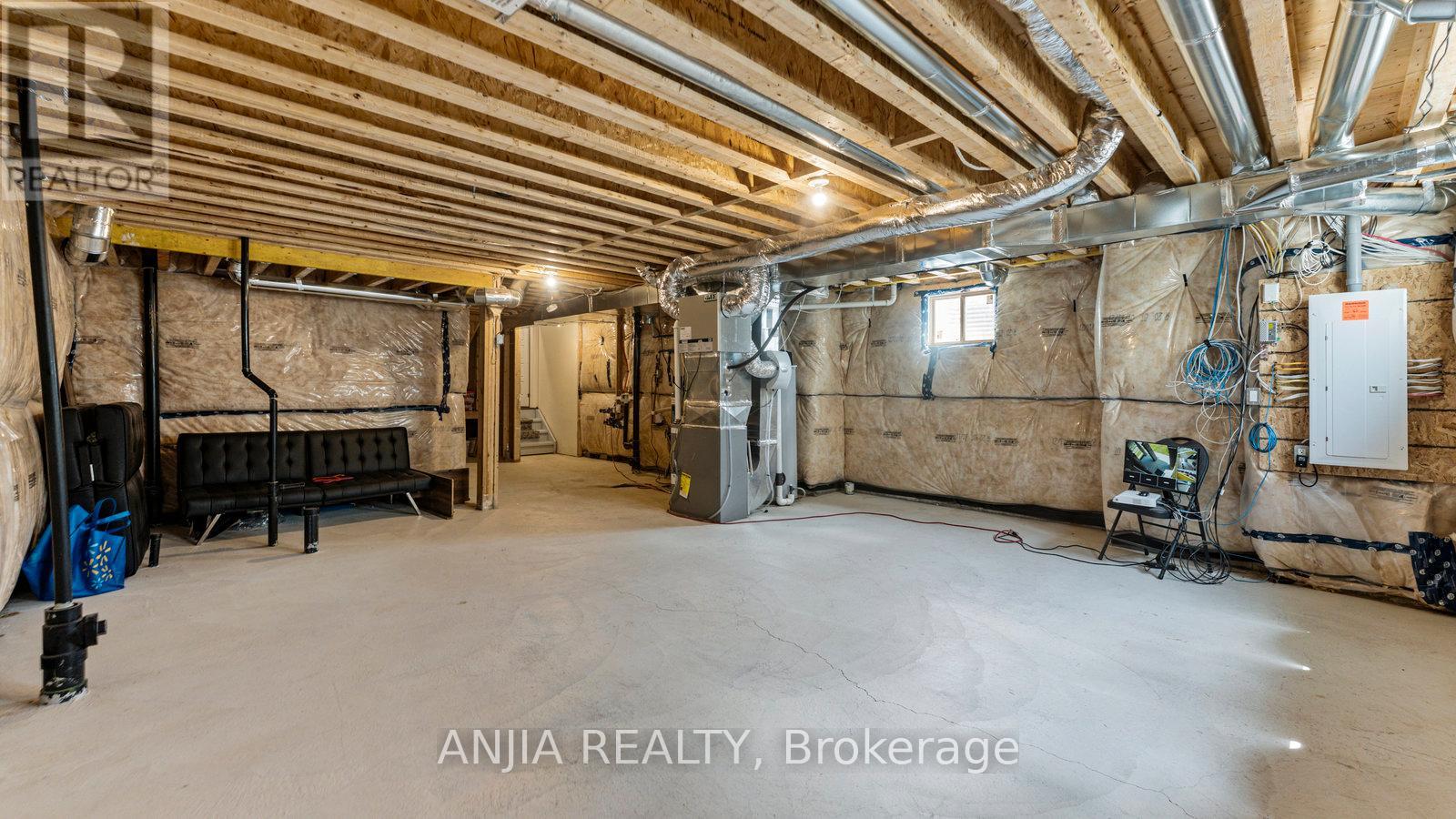 1 Gunn Avenue, Brant, Ontario  N3T 5L5 - Photo 22 - X12348597