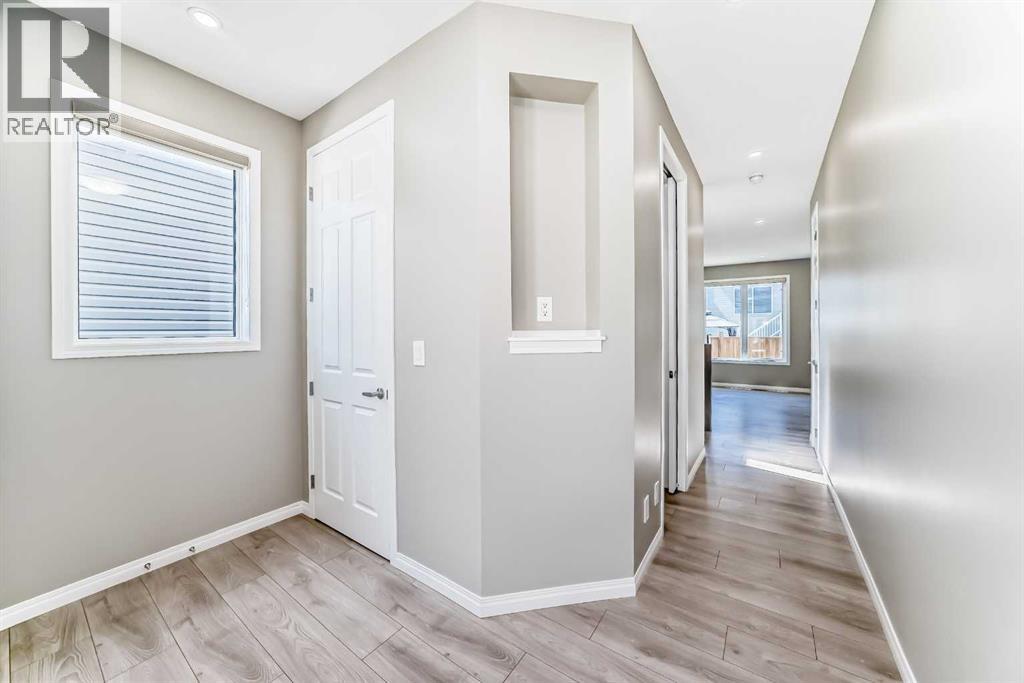 13 Carrington Manor Nw, Calgary, Alberta  T3P 0Z2 - Photo 4 - A2244806
