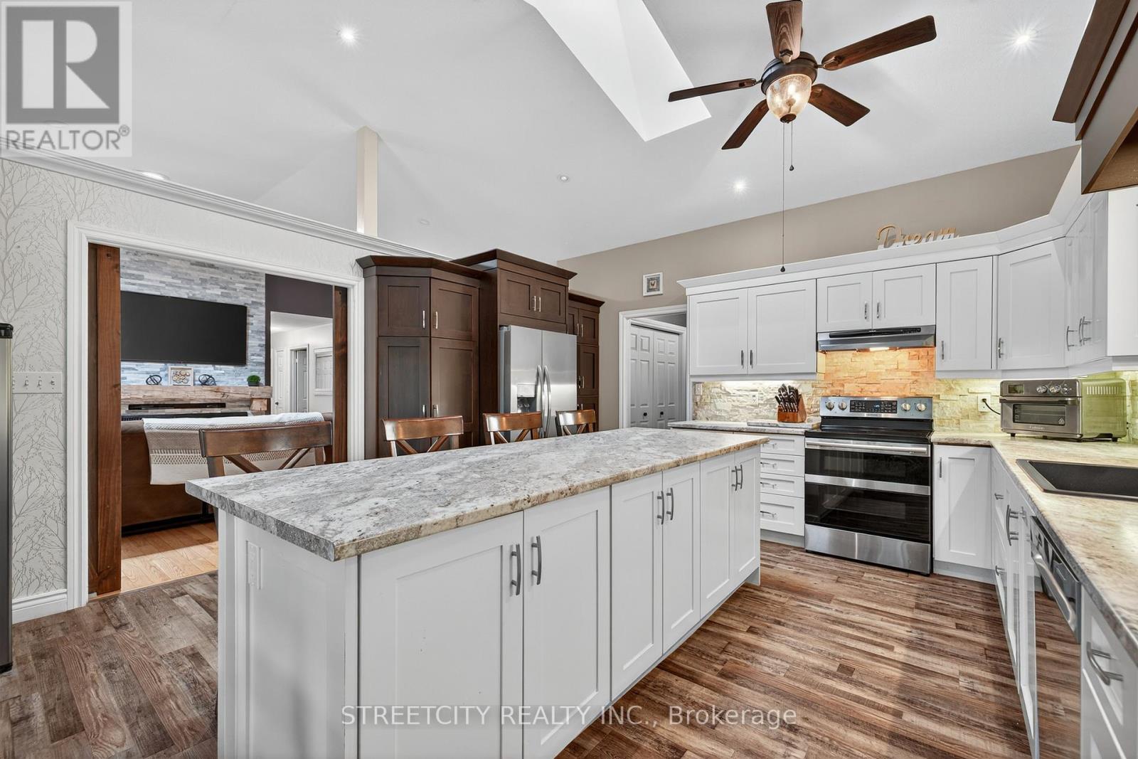 1163 Crumlin Side Road, London East, Ontario  N5V 1R6 - Photo 10 - X12348628
