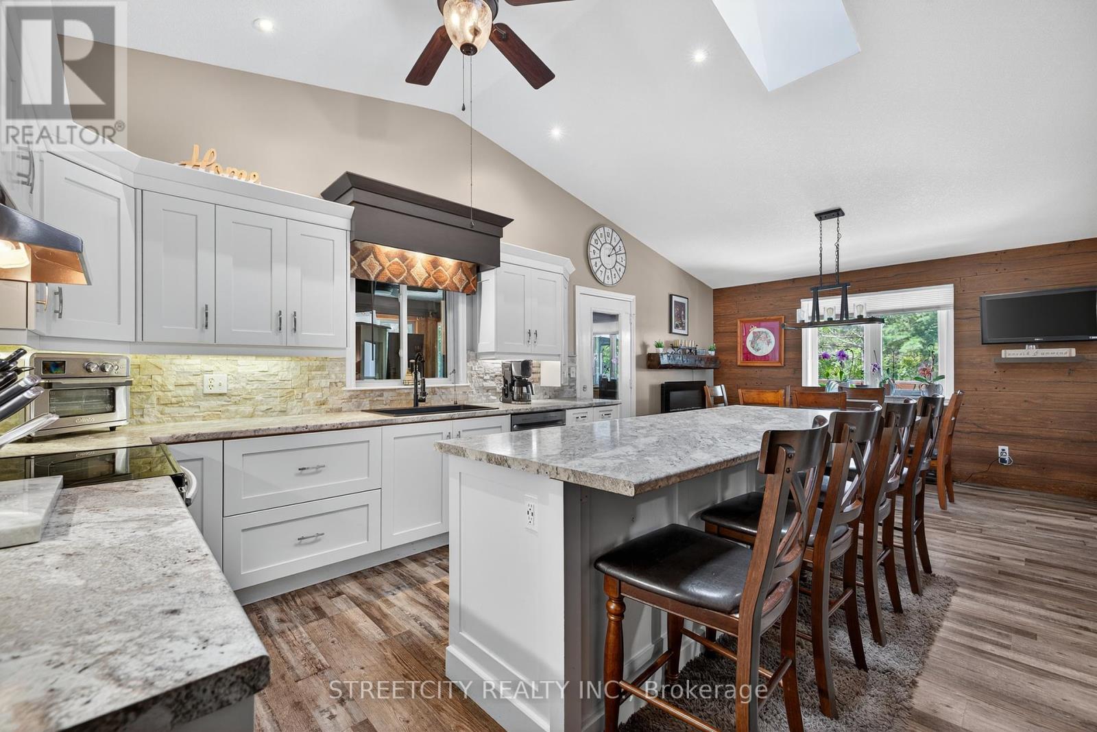 1163 Crumlin Side Road, London East, Ontario  N5V 1R6 - Photo 11 - X12348628