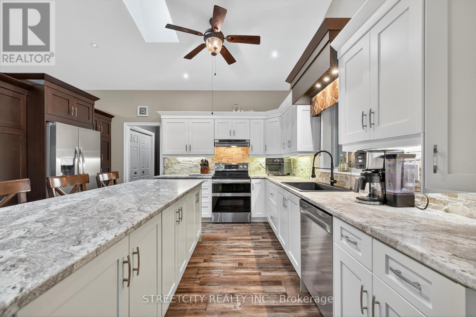 1163 Crumlin Side Road, London East, Ontario  N5V 1R6 - Photo 12 - X12348628