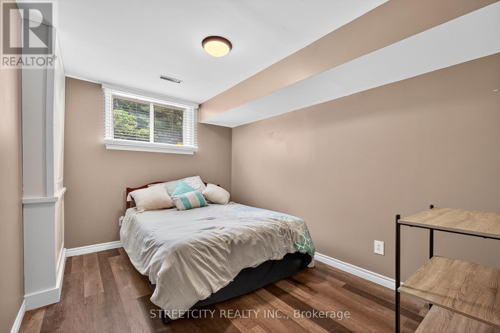 1163 Crumlin Side Road, London East, Ontario  N5V 1R6 - Photo 35 - X12348628