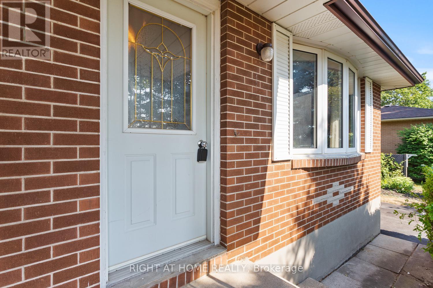 5741 Ochonski Road, Clarington, Ontario  L0B 1M0 - Photo 9 - E12348656