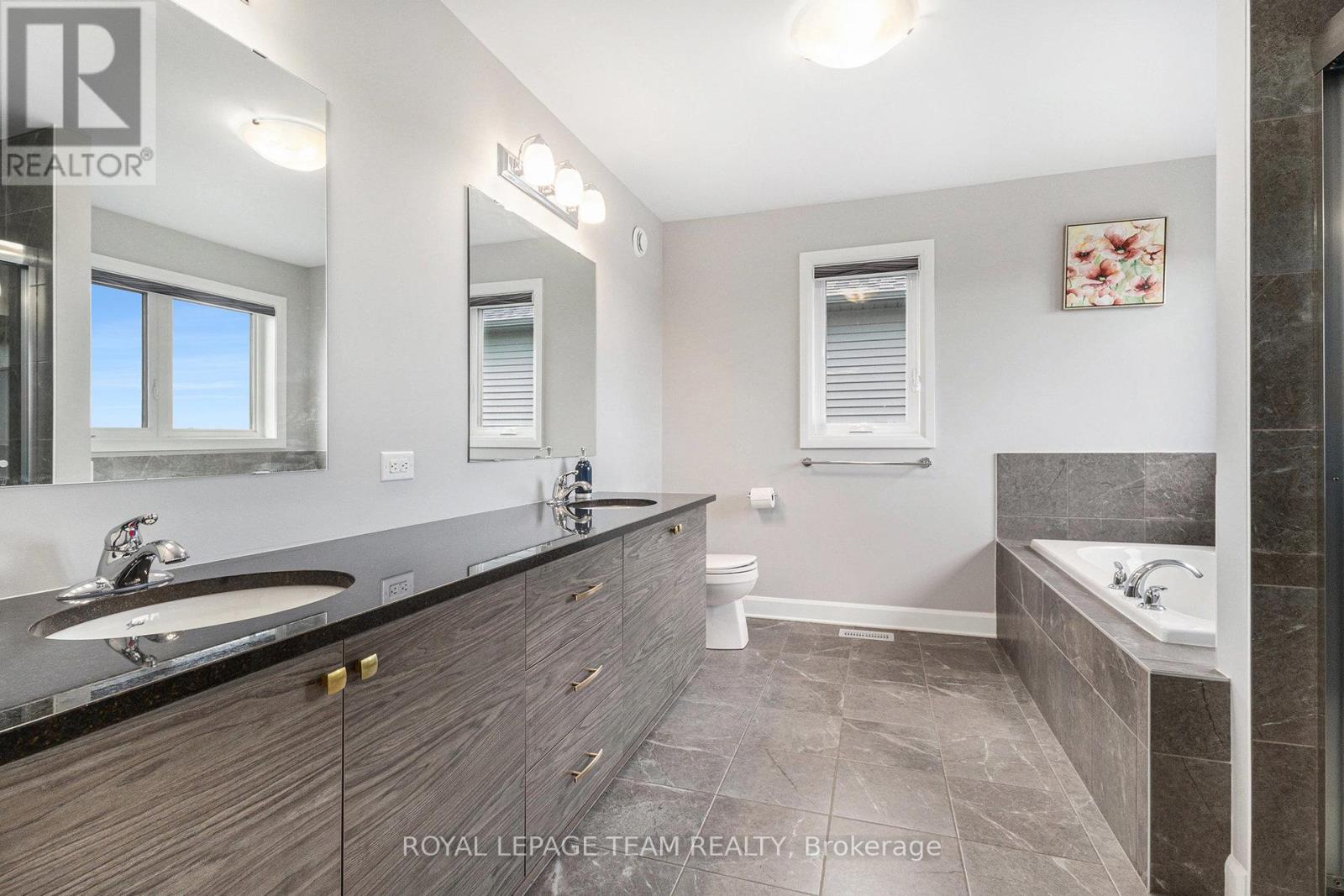 659 Parkview Terrace, Russell, Ontario  K4R 0C7 - Photo 13 - X12348642