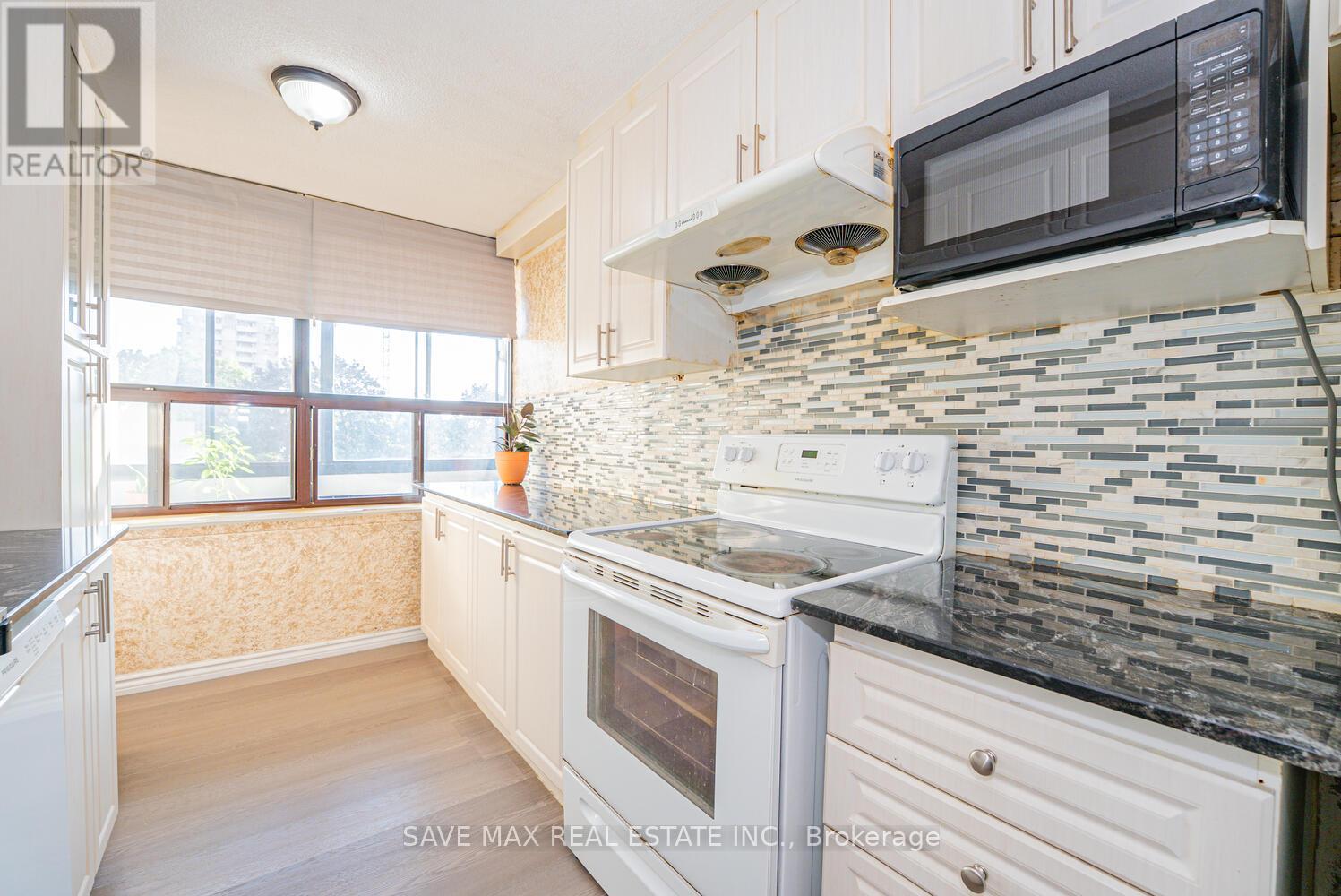 304 - 18 Knightsbridge Road, Brampton, Ontario  L6T 3X5 - Photo 18 - W12348621