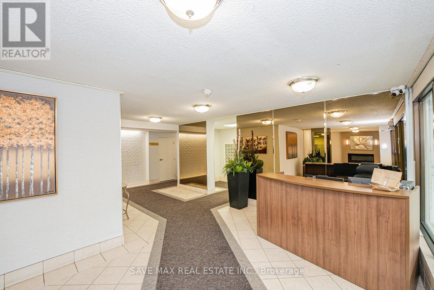 304 - 18 Knightsbridge Road, Brampton, Ontario  L6T 3X5 - Photo 5 - W12348621
