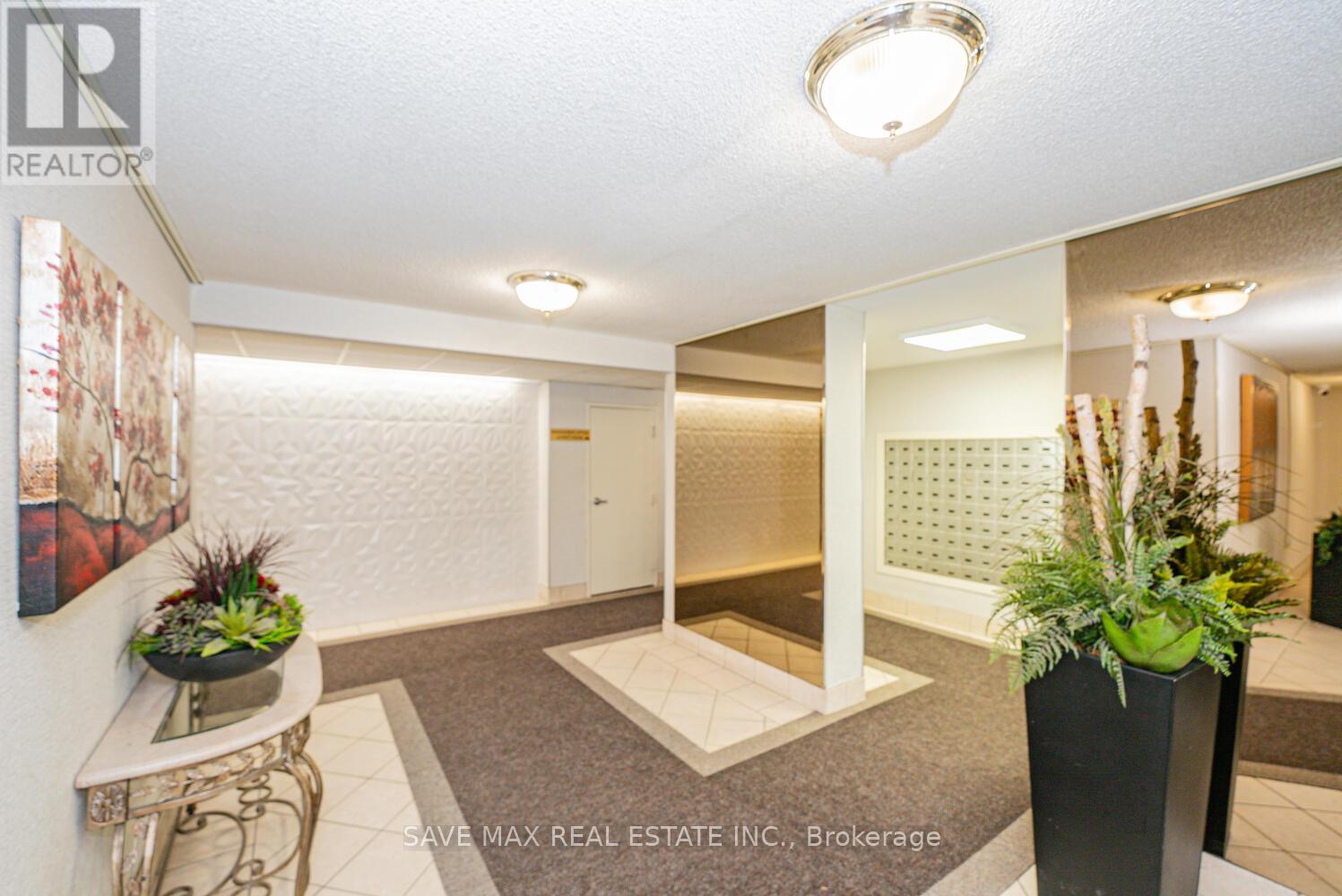 304 - 18 Knightsbridge Road, Brampton, Ontario  L6T 3X5 - Photo 7 - W12348621