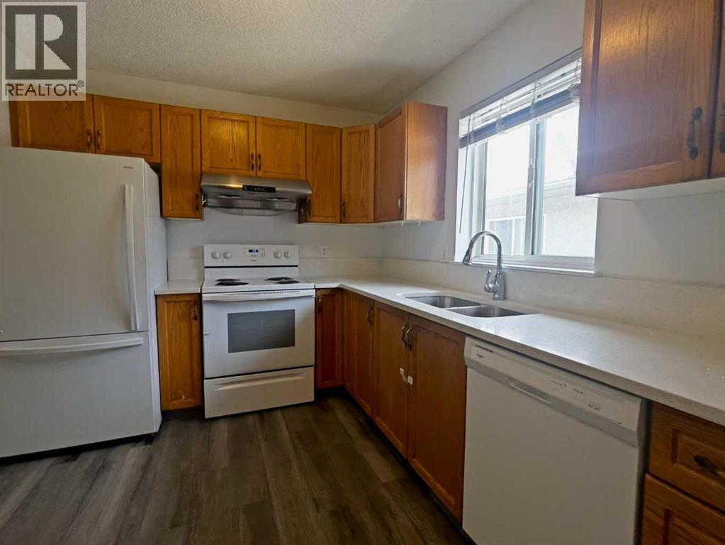 Property at 385 Martindale Boulevard NE image 2
