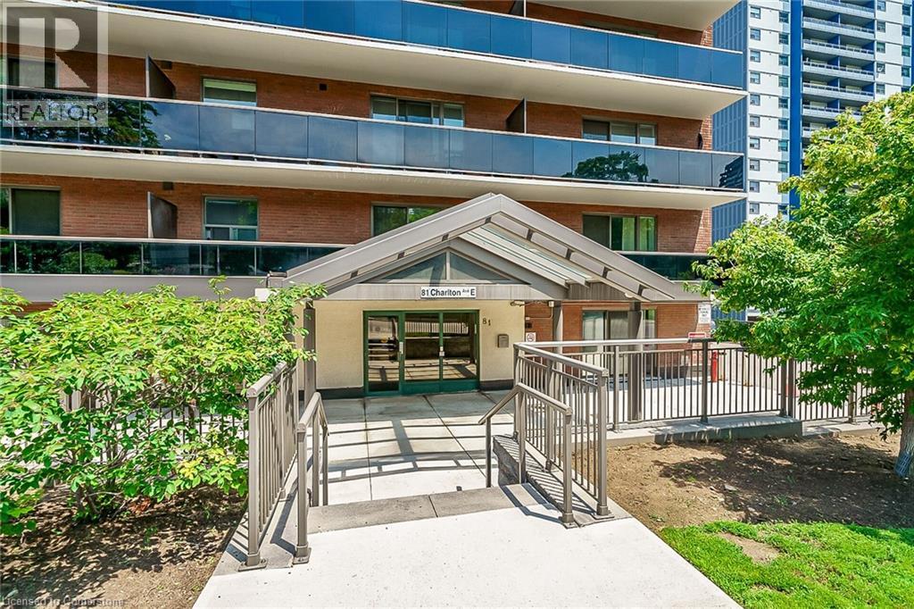 Property at 81 E CHARLTON Avenue E Unit# 702 image 2