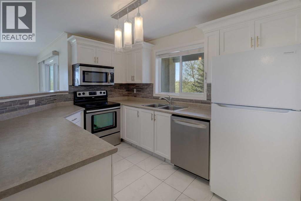 Property at 319, 3000 Citadel Meadow Point NW image 5