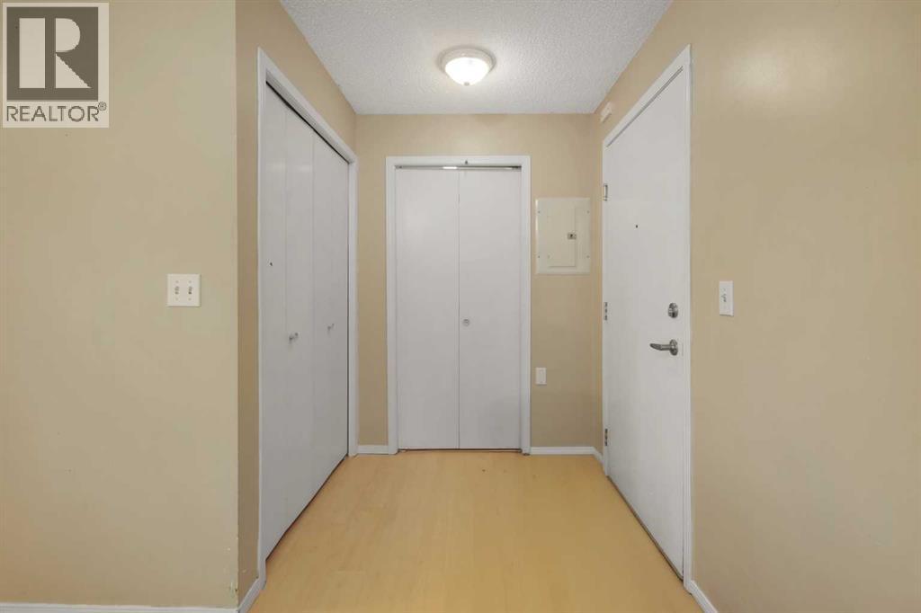 Property at 228, 1717 60 Street SE image 3