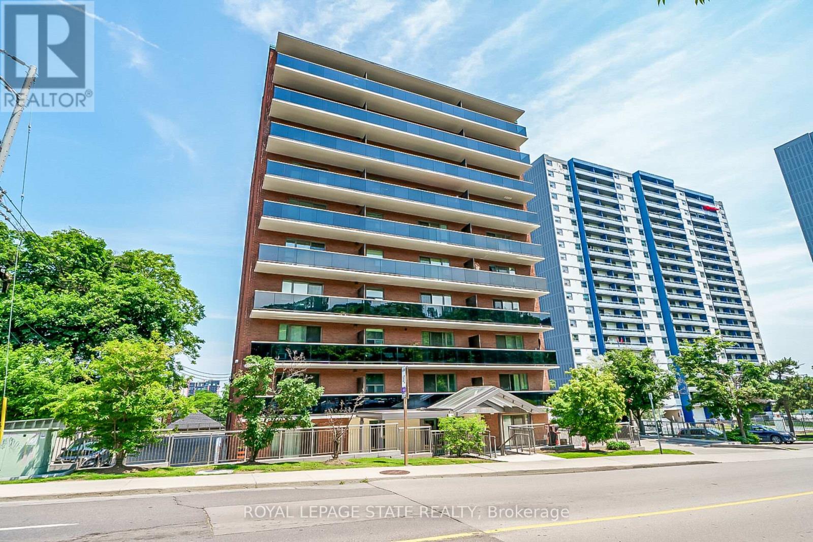 Property at 702 - 81 CHARLTON AVENUE E image 2