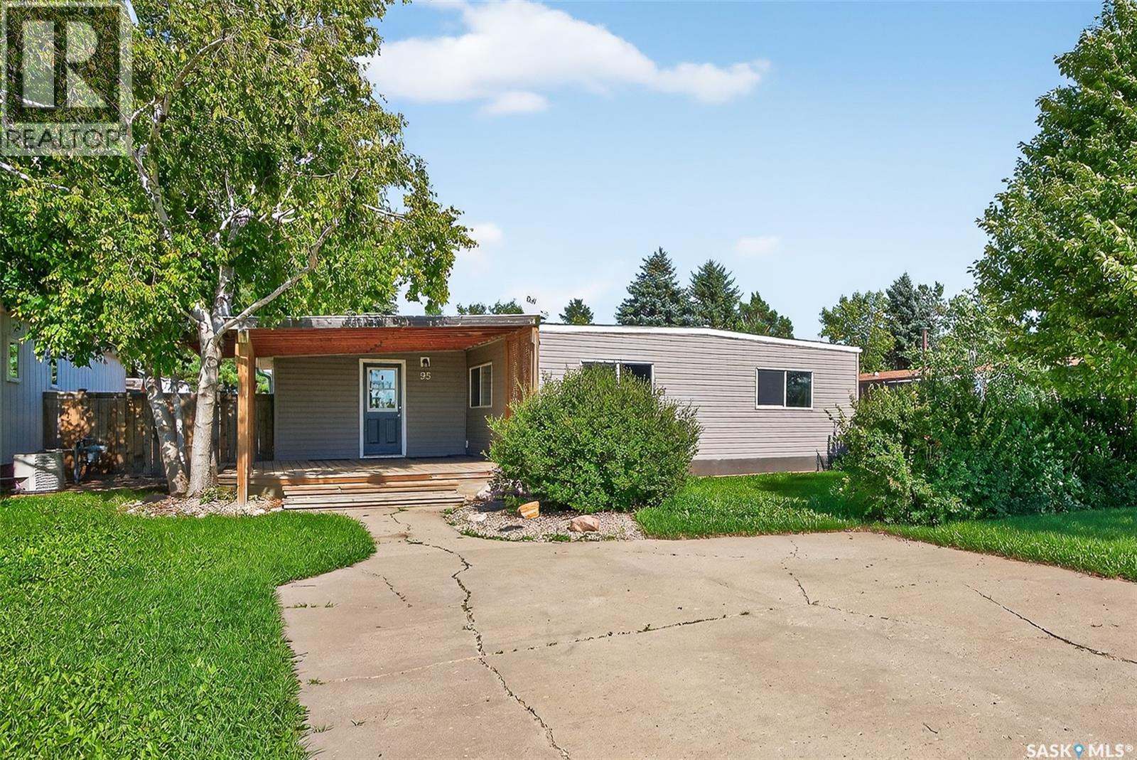 95 Larch Street, Caronport, Saskatchewan  S0H 0S0 - Photo 29 - SK015791
