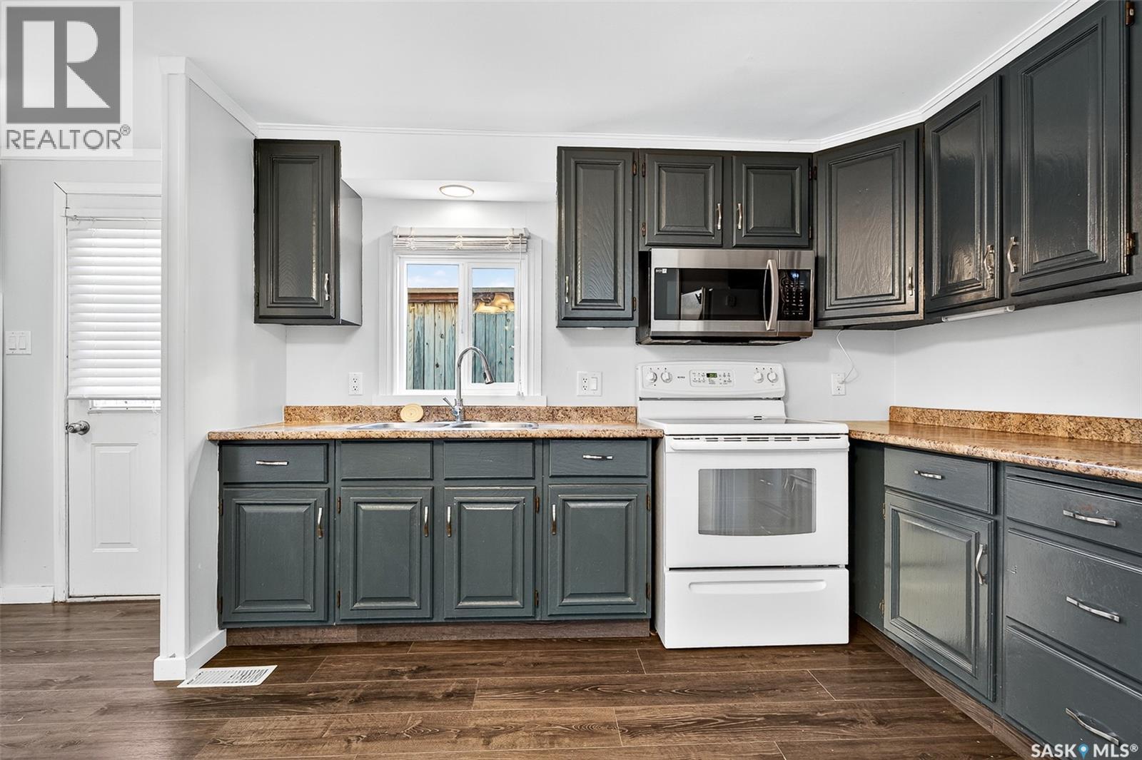 95 Larch Street, Caronport, Saskatchewan  S0H 0S0 - Photo 9 - SK015791