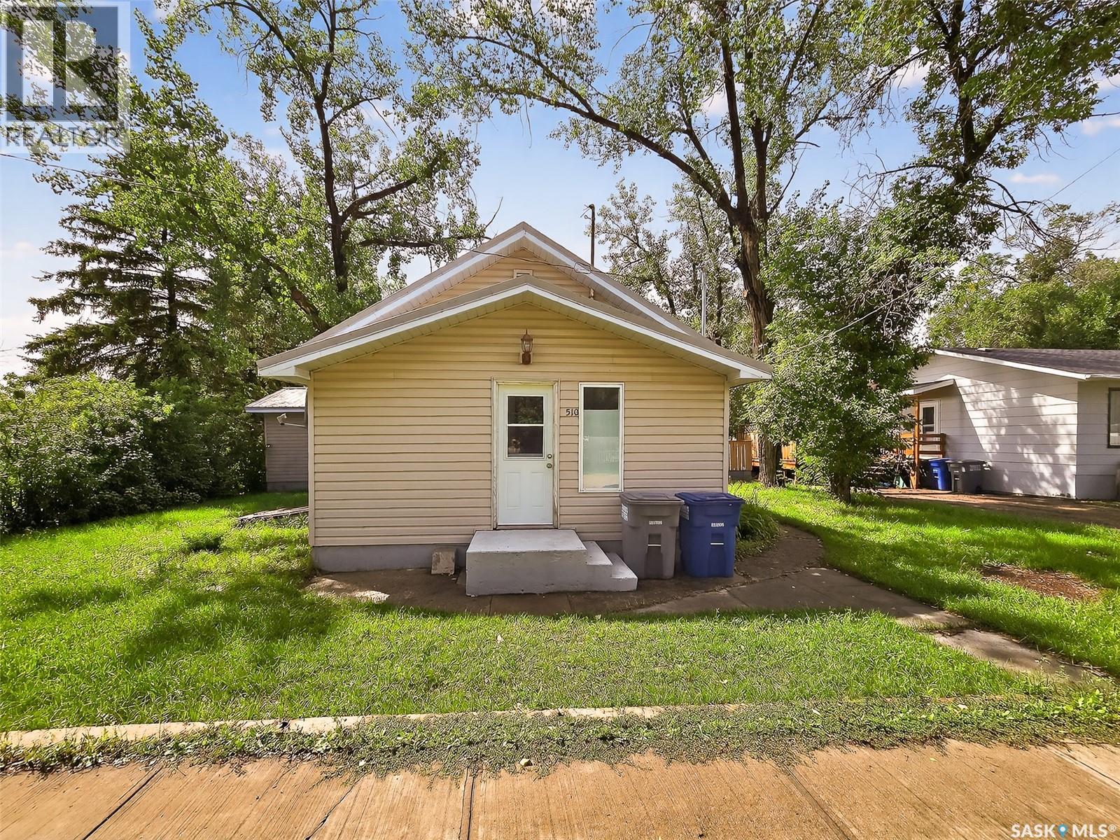 510 5th Street, Chaplin, Saskatchewan  S0H 0V0 - Photo 2 - SK015780