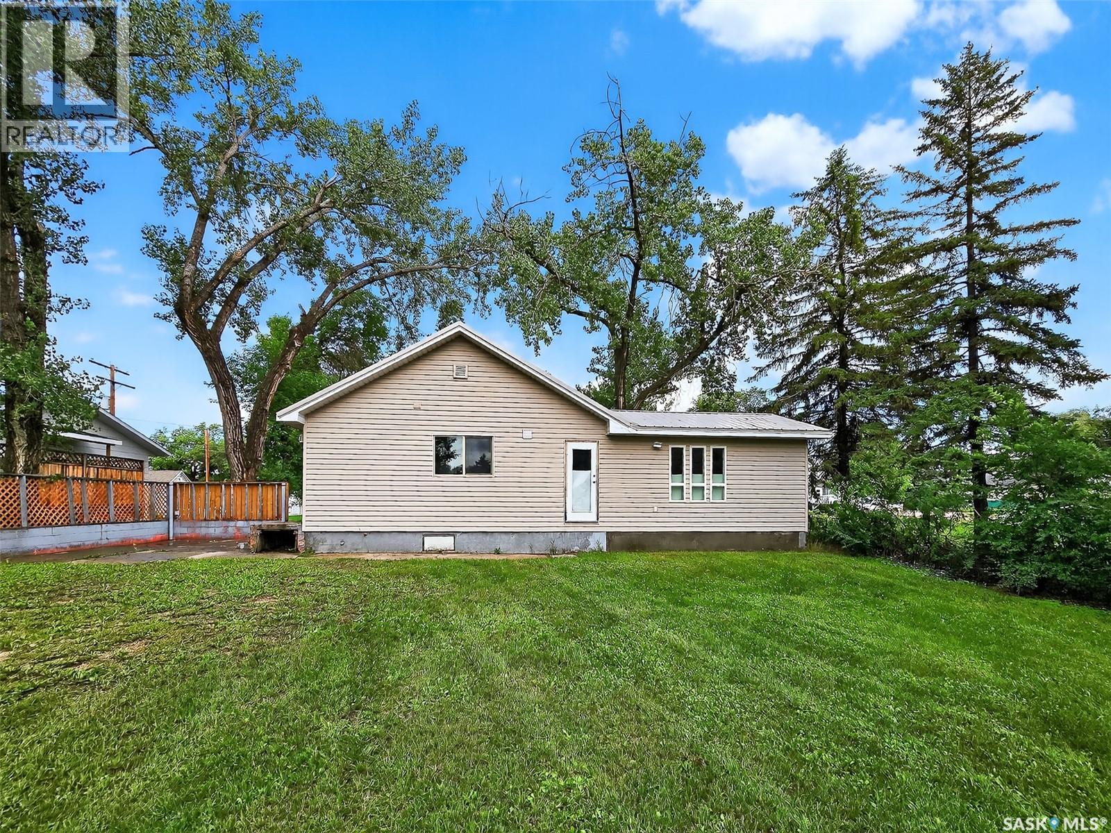 510 5th Street, Chaplin, Saskatchewan  S0H 0V0 - Photo 43 - SK015780