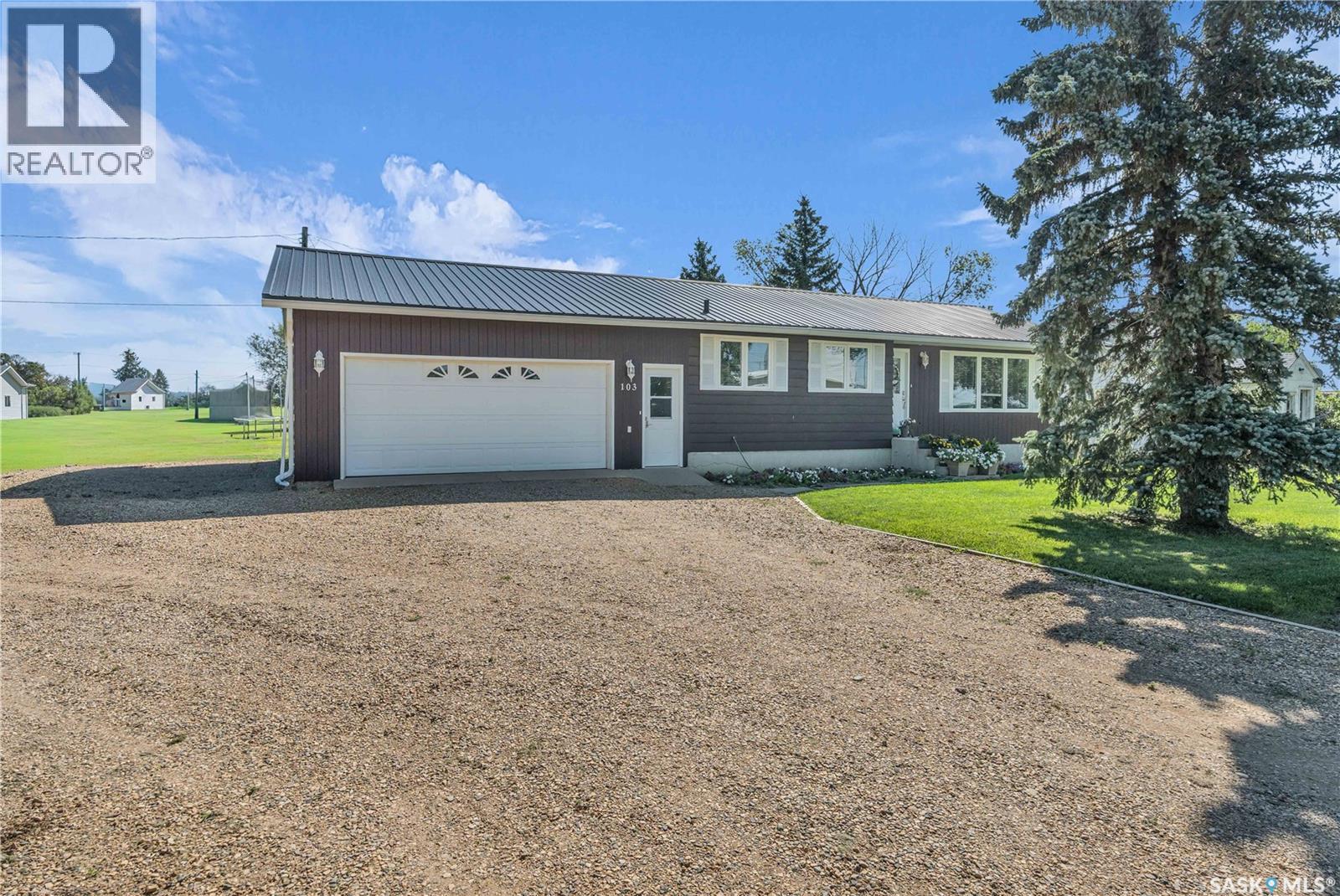 103 1st Street, Limerick, Saskatchewan  S0H 2P0 - Photo 2 - SK015773