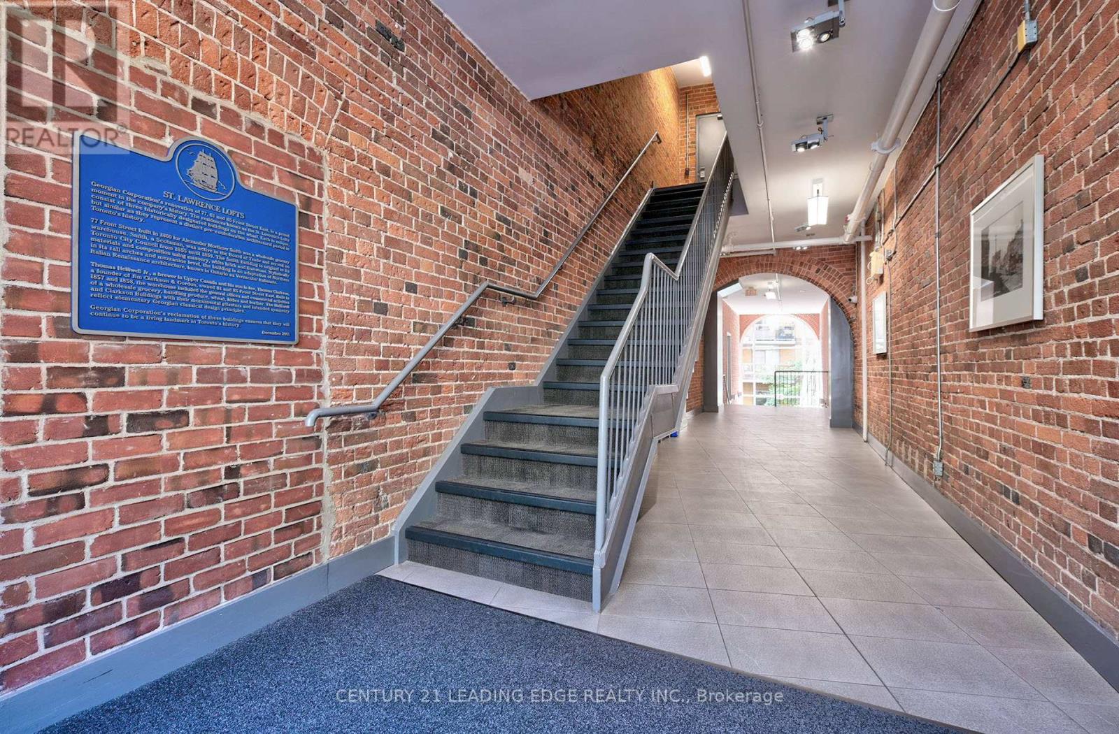 418 - 81a Front Street, Toronto, Ontario  M5E 1Z7 - Photo 2 - C12348662