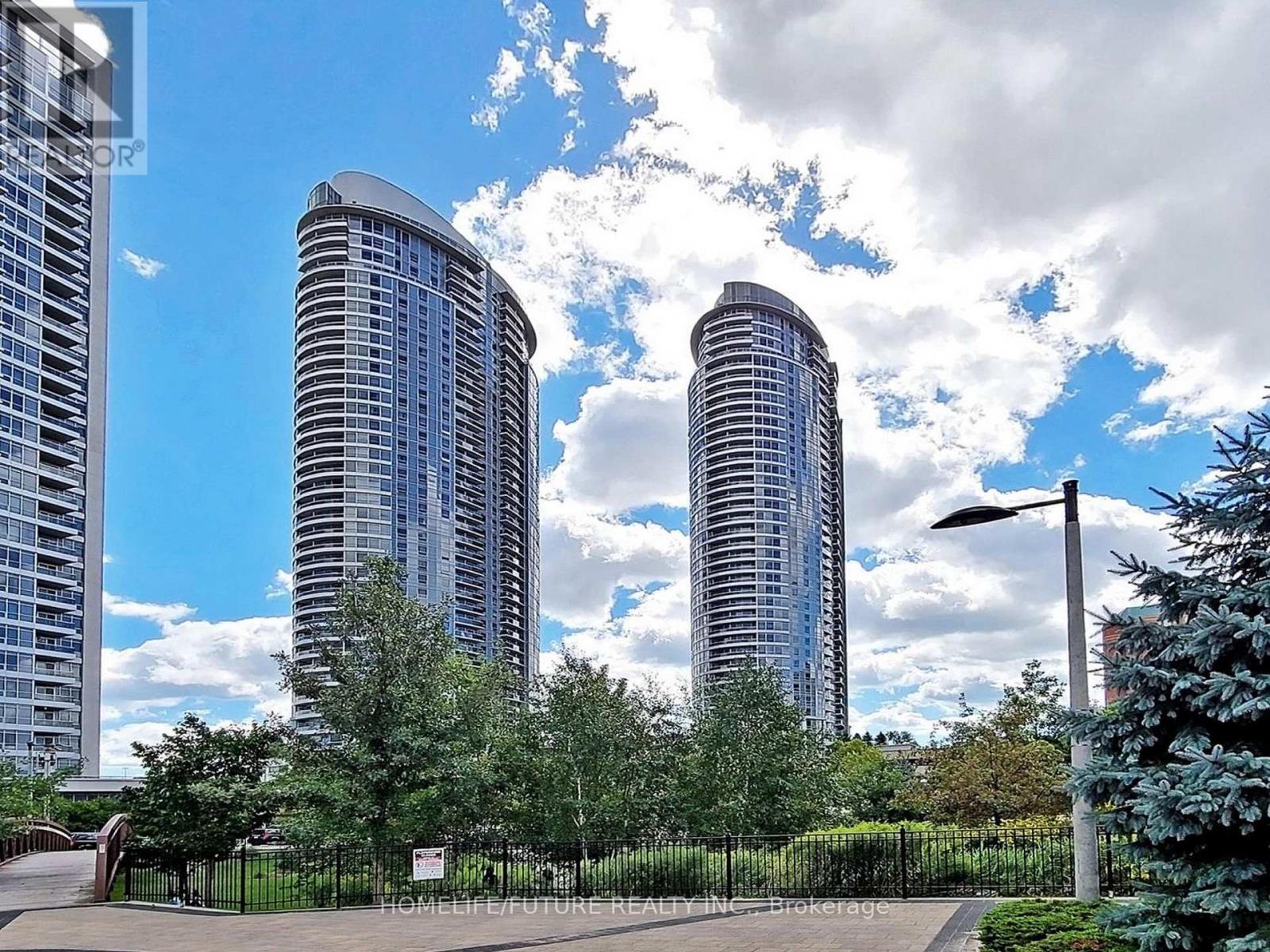 219 - 135 VILLAGE GREEN SQUARE, Toronto, Ontario