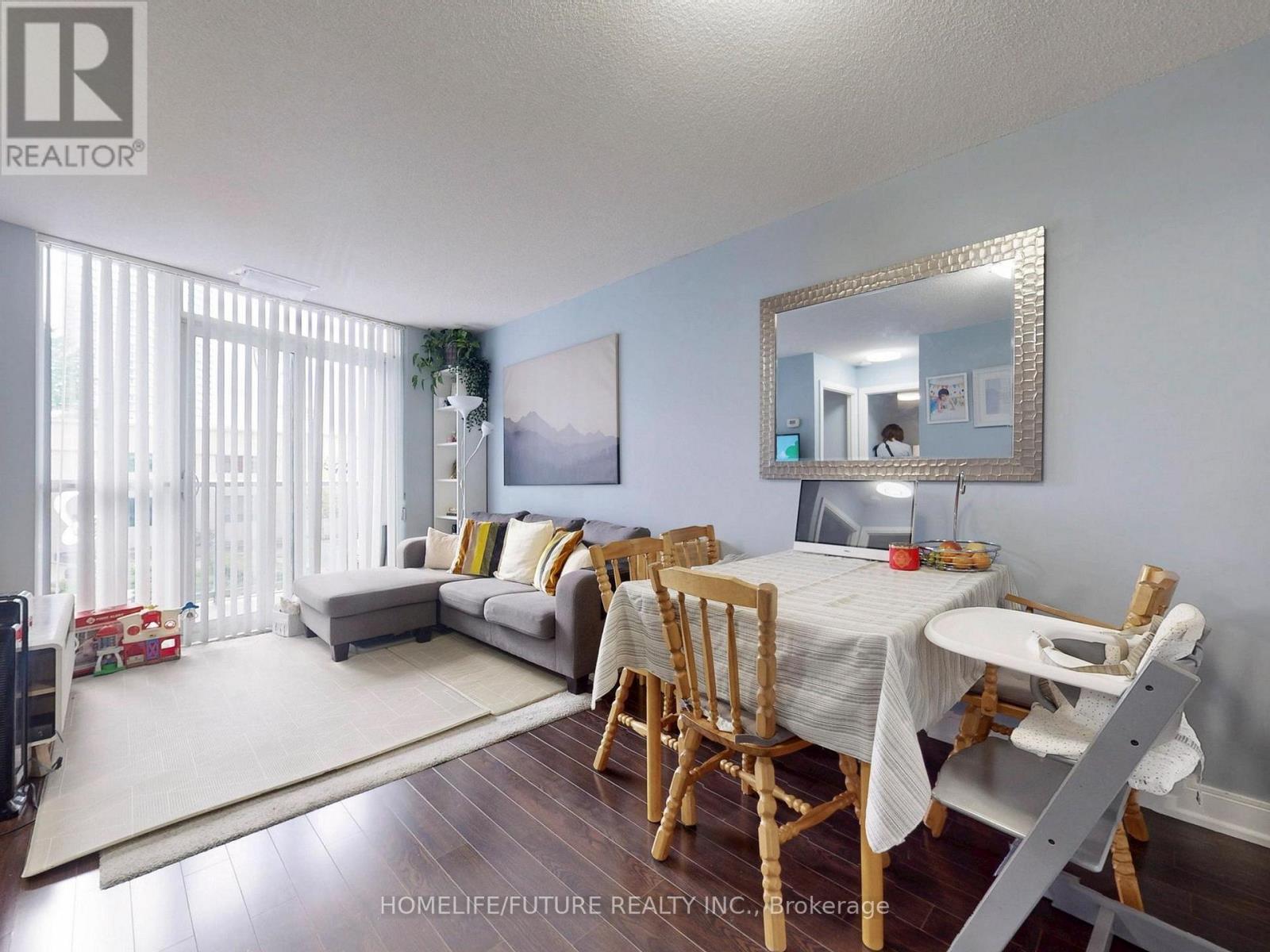 219 - 135 Village Green Square, Toronto (Agincourt South-Malvern West), Ontario  M1S 0G4 - Photo 11 - E12348667