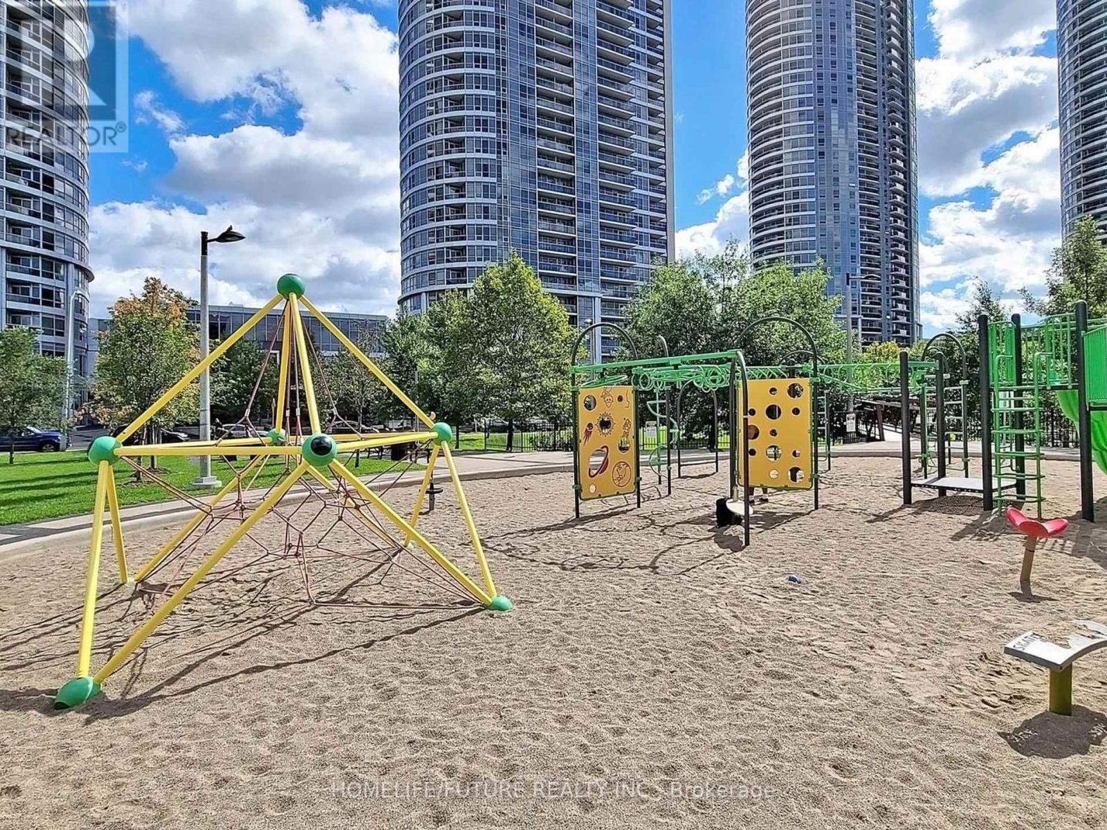 219 - 135 Village Green Square, Toronto (Agincourt South-Malvern West), Ontario  M1S 0G4 - Photo 37 - E12348667